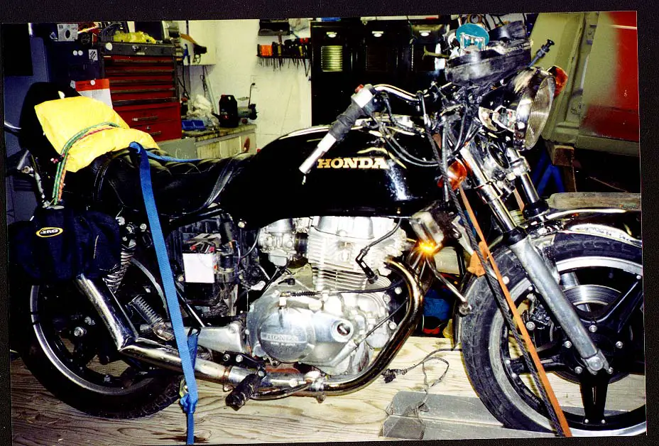 Crashed 1981 Honda CB400T