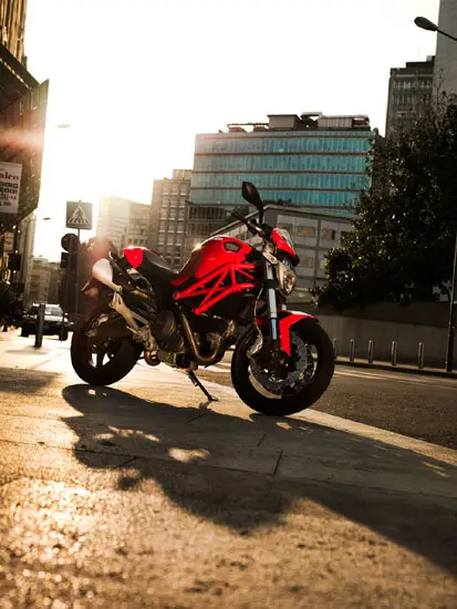 2010 Ducati Monster 696