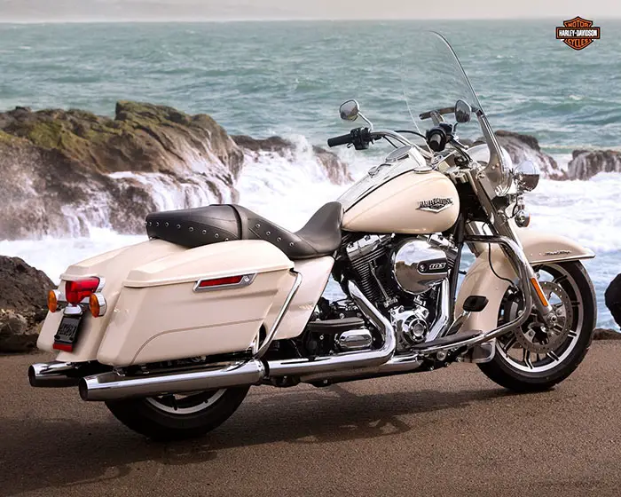 2015 Harley-Davidson FLHR Road King