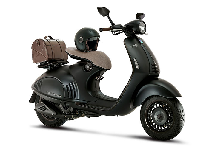2016 Vespa 946 Emporio Armani 