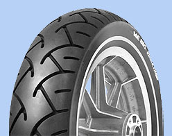 Metzeler ME 880 Narrow White Stripe Rear