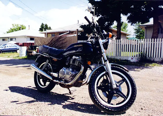 Honda CB400T Hawk