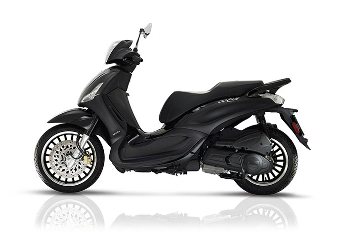 2017 Piaggio Beverly 300 by Police