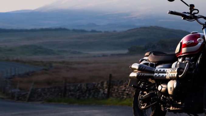 Scrambling-through-Snowdonia