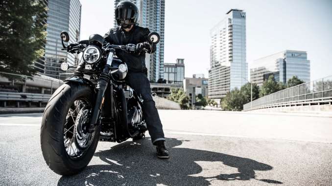 2018 Triumph Bonneville Bobber Black