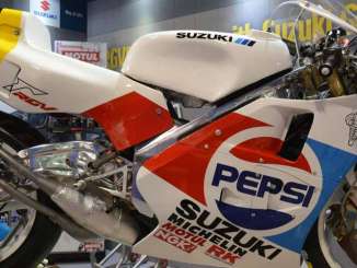 KEVIN SCHWANTZ 1989 RGV500 COMPLETE RESTORATION