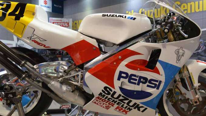 KEVIN SCHWANTZ 1989 RGV500 COMPLETE RESTORATION