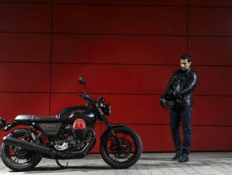 2019 Moto Guzzi V7 III Carbon Dark