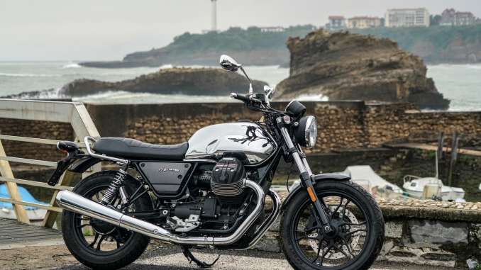2019 Moto Guzzi V7 III Carbon Shine