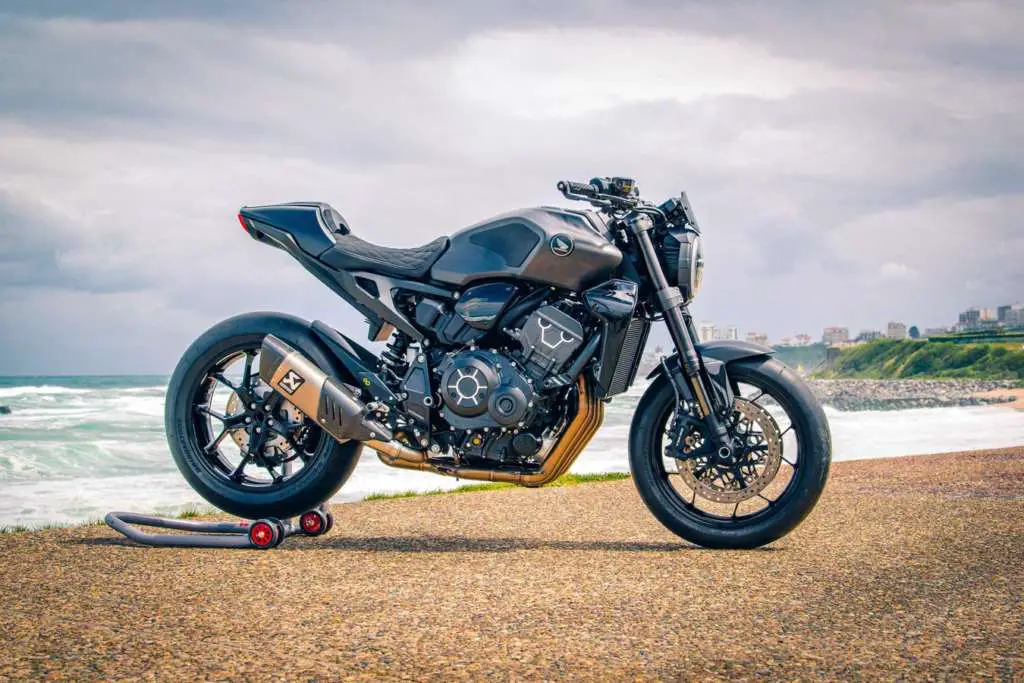Inspiration Friday: 12 Inspiring Inline-4 Bikes seen at WHEELS AND WAVES 2019