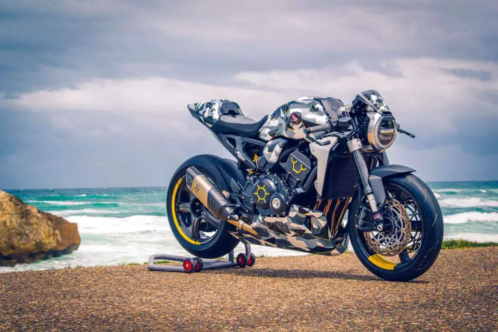 Inspiration Friday: 12 Inspiring Inline-4 Bikes seen at WHEELS AND WAVES 2019