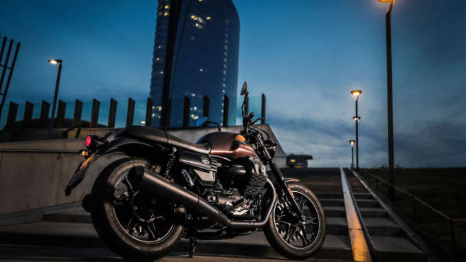 2020-Moto-Guzzi-V7-III-Stone-Night-Pack