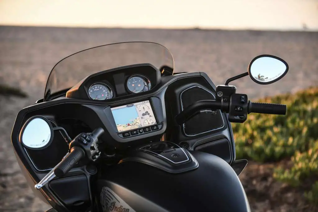 2020 Indian Challenger Dark Horse