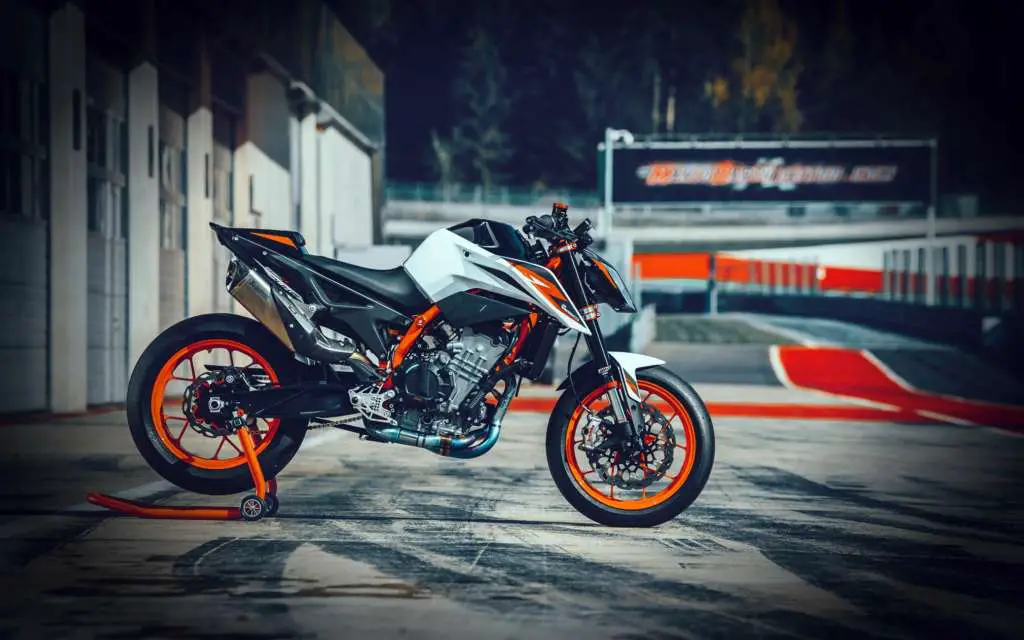 2020 KTM 890 Duke R