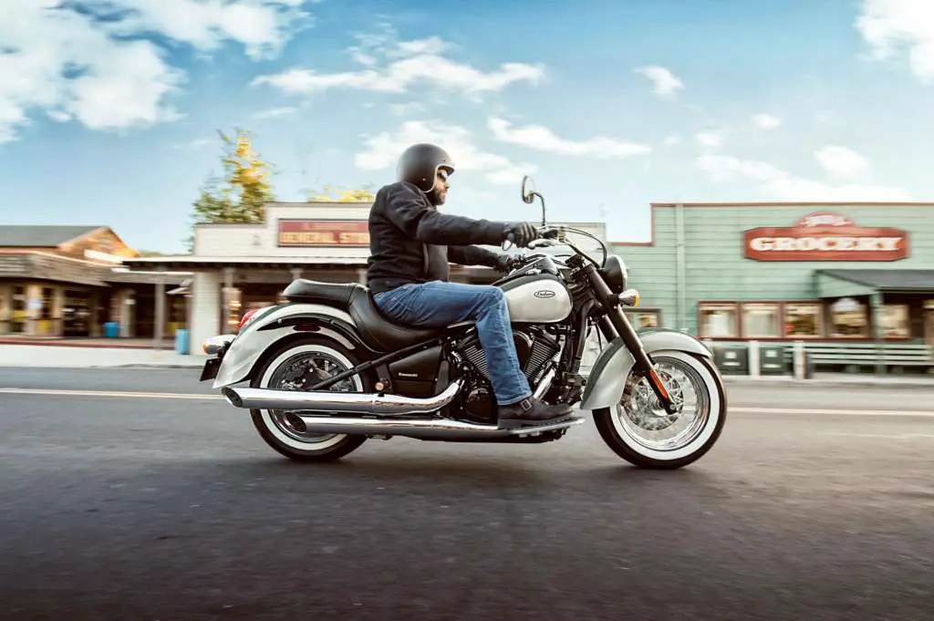 2020 Kawasaki Vulcan 900 Classic