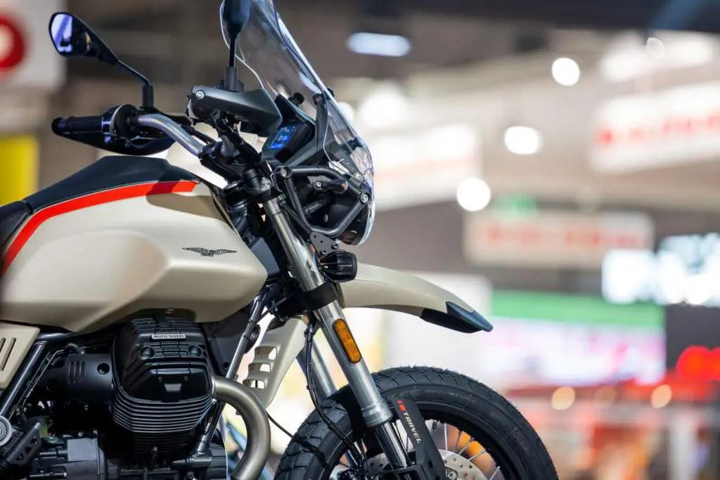 2020 Moto Guzzi V85 TT Travel