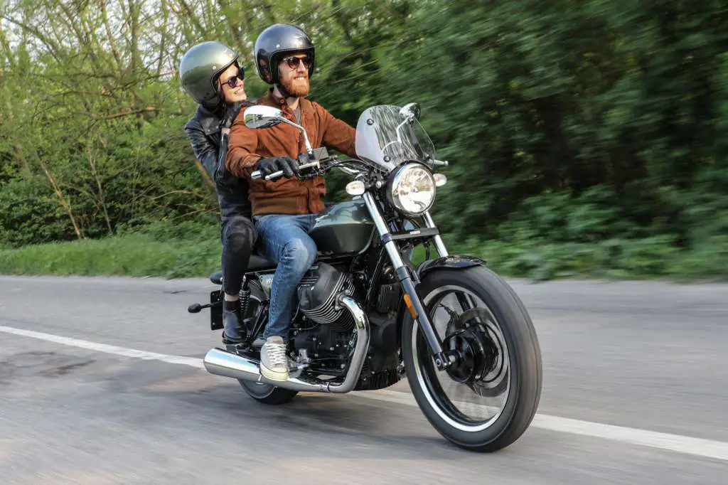 2020 Moto Guzzi V9 Roamer