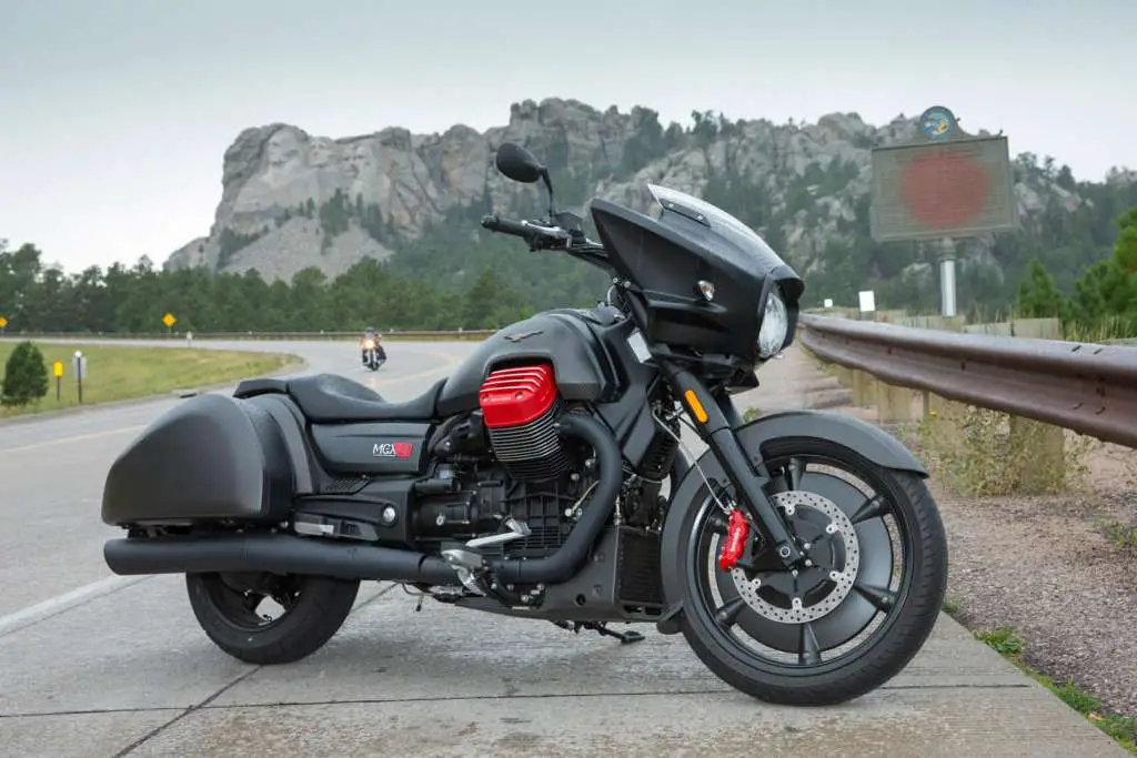 2019 Moto Guzzi MGX-21