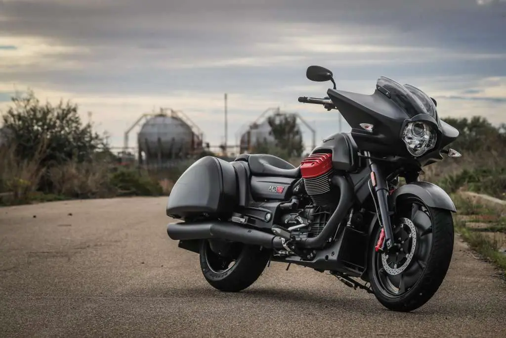 2020 Moto Guzzi MGX-21