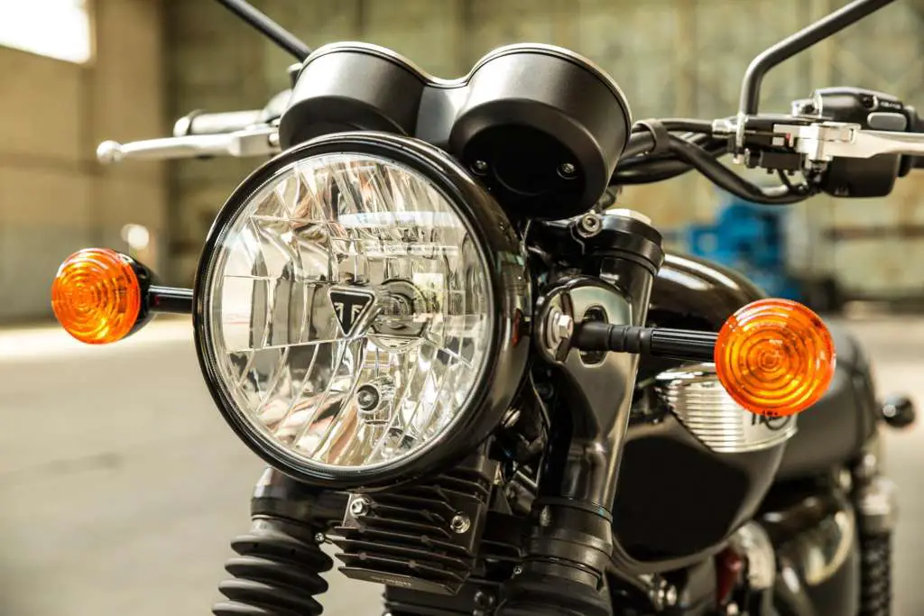 2020 Triumph Bonneville T100 Black