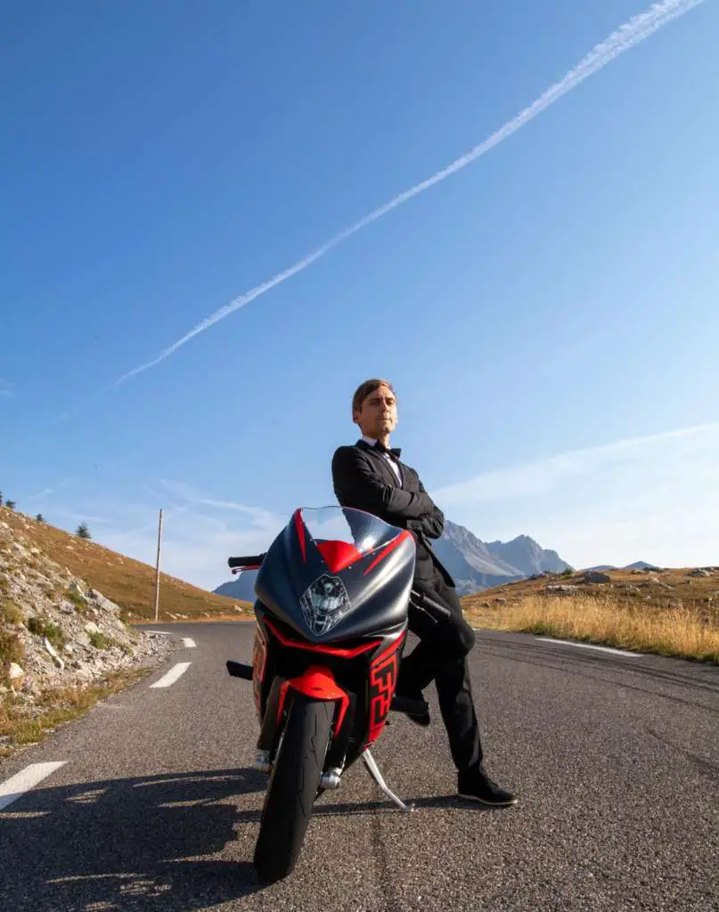 Inspiration Friday: Speed, Danger, Adrenaline & Femmes Fatales