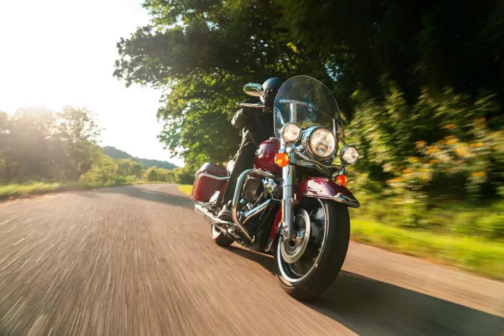 2021-Harley-Davidson-Road-King