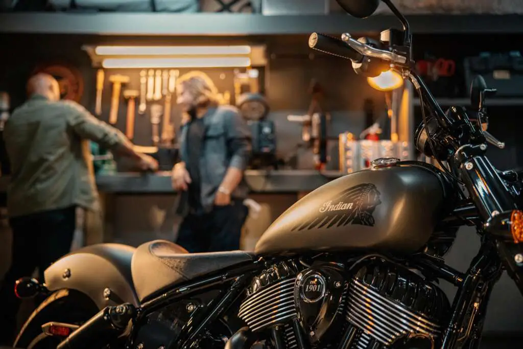 2022 Indian Chief Bobber Dark Horse