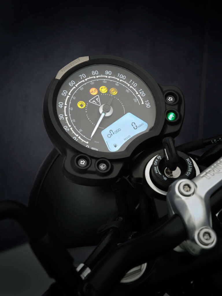 2021 Triumph Street Twin Gold Line