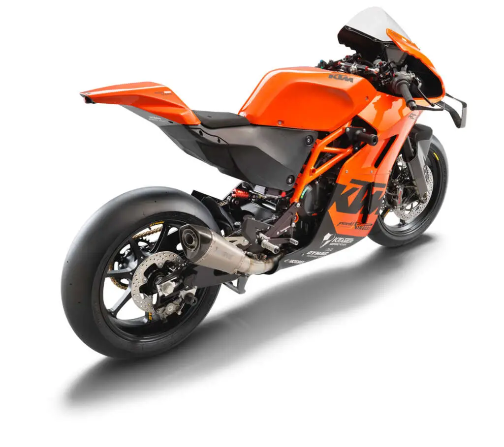 2022 KTM RC8C