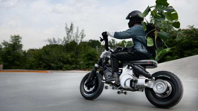 2022 BMW Concept CE02