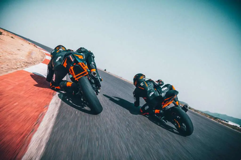 2022 KTM RC390