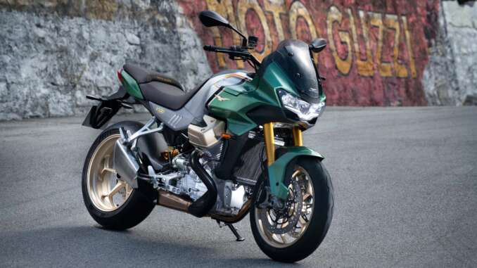 2022 Moto Guzzi V100 Mandello