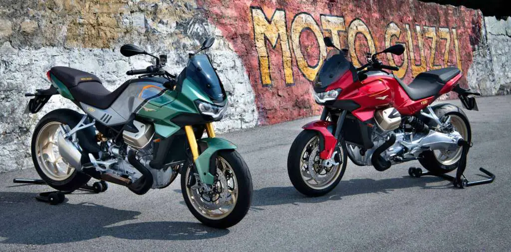 2022 Moto Guzzi V100 Mandello