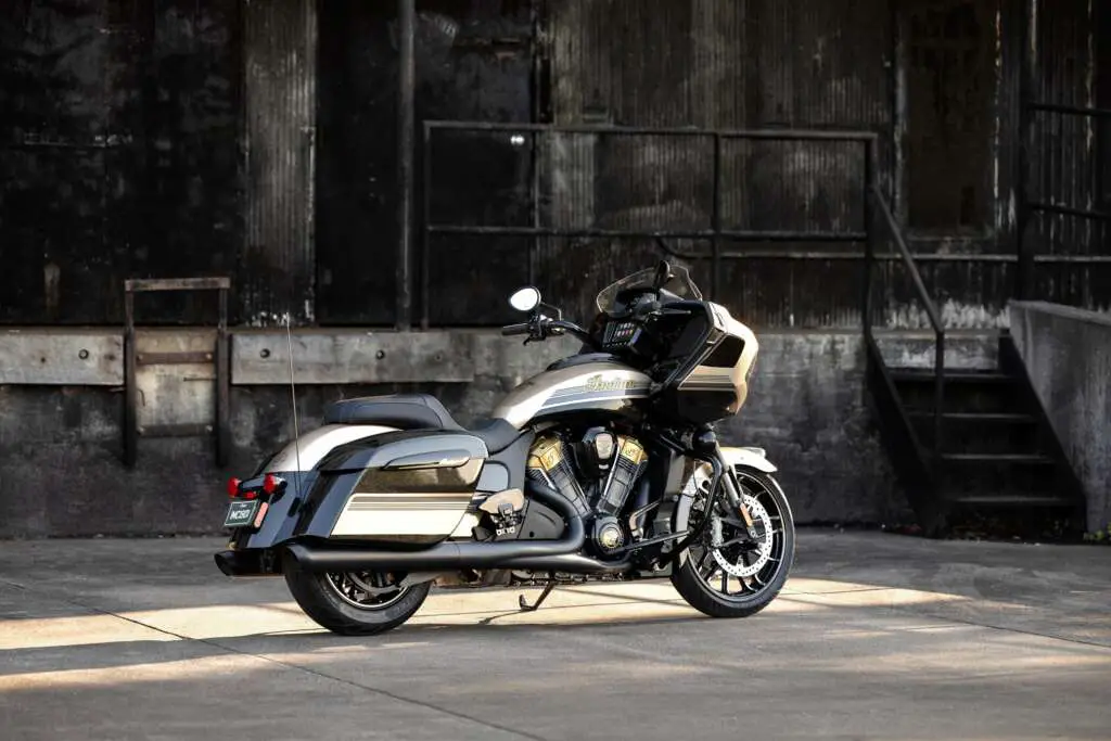 2022 Indian Challenger Dark Horse Jack Daniels