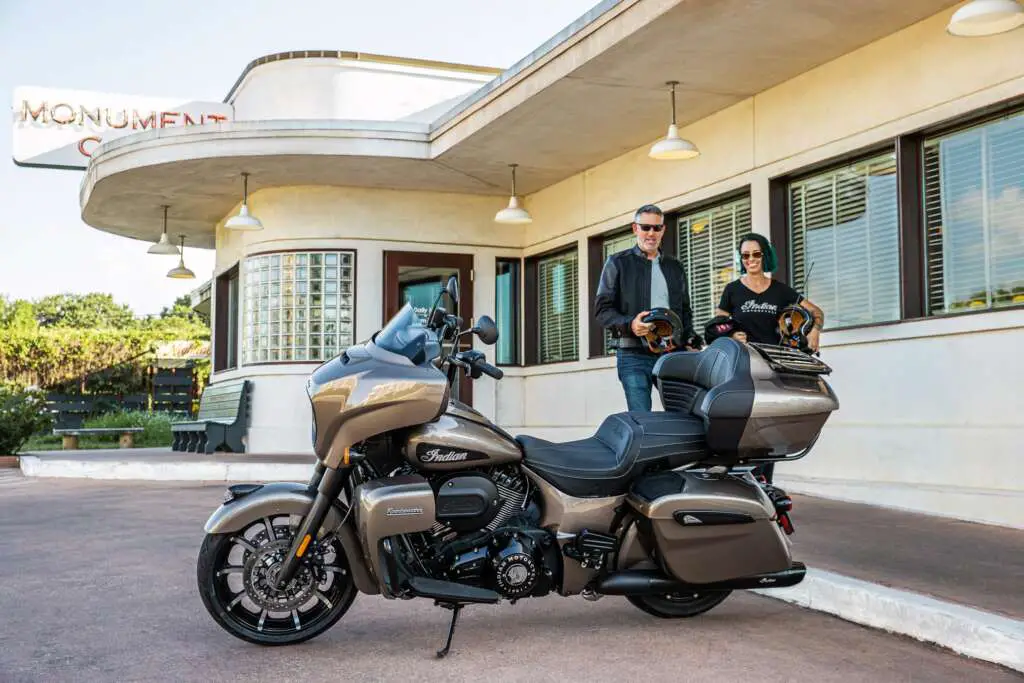 2022 Indian Roadmaster Dark Horse