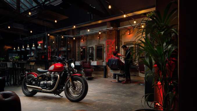 2022 Triumph Bonneville Bobber Gold Line