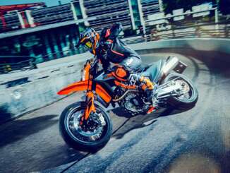 2022 KTM 690 SMC R