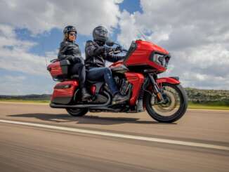 2022 Indian Pursuit Dark Horse Premium