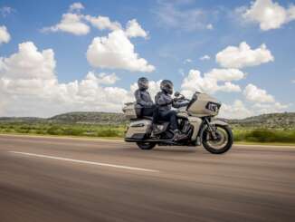 2022 Indian Pursuit Dark Horse