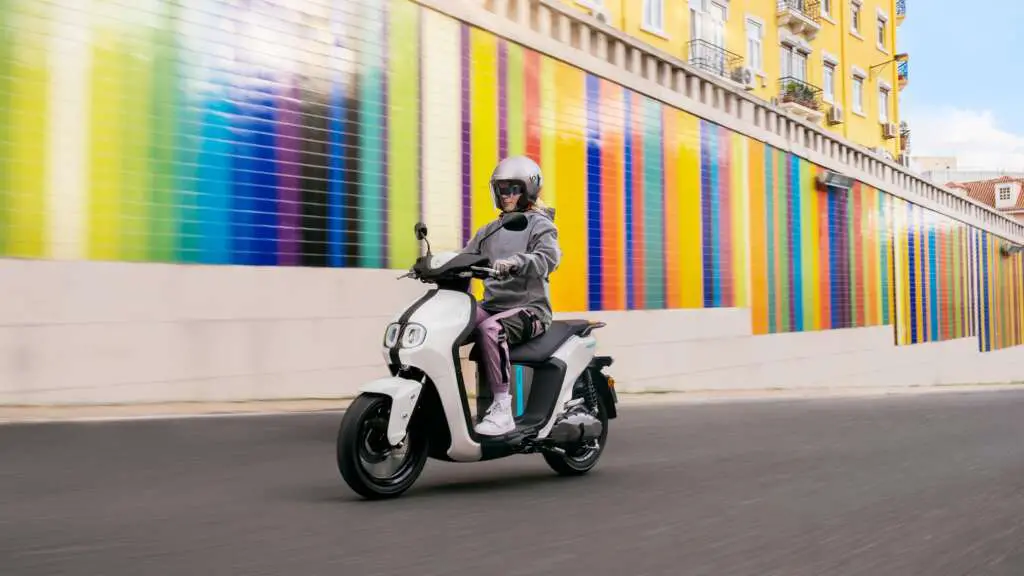2022 Yamaha NEOs Electric