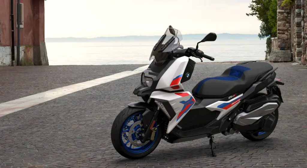 2023 BMW C400X