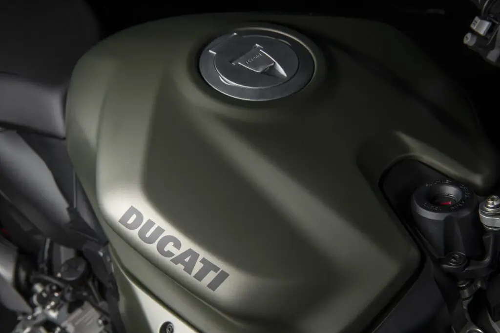 2023 Ducati Streetfighter V2