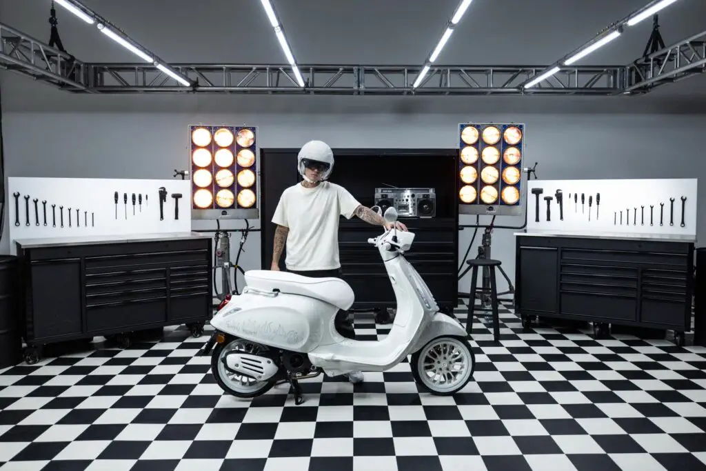 2023 Vespa Sprint 150 Justin Bieber x