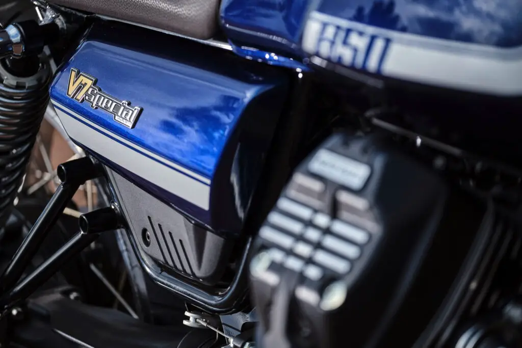 2022 Moto Guzzi V7 Special 850