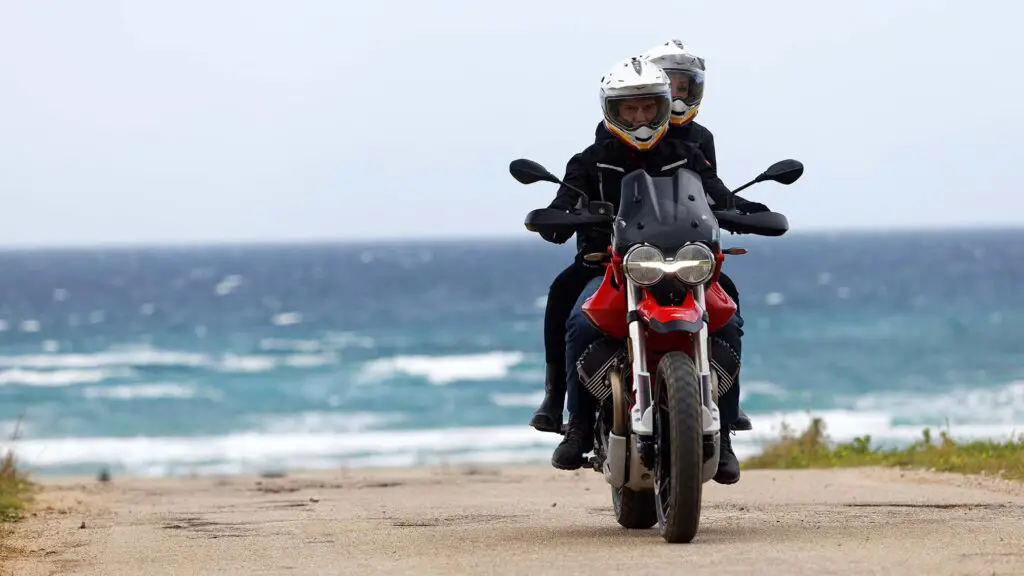 2022 Moto Guzzi V85 TT Adventure