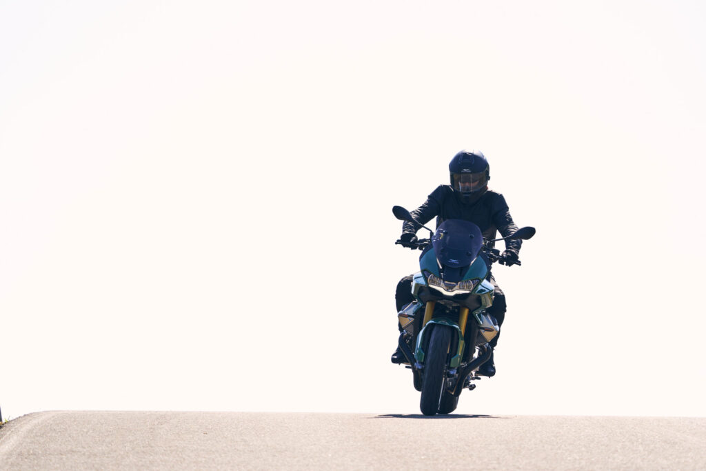 2023 Moto Guzzi V100 Mandello