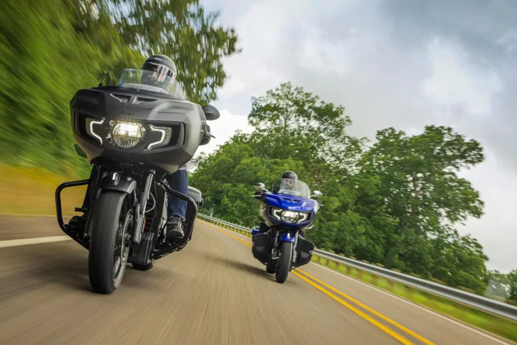 2023 Indian Challenger Dark Horse