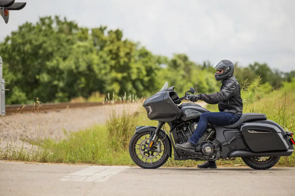 2023 Indian Challenger Dark Horse