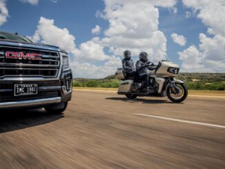 2023 Indian Pursuit Dark Horse