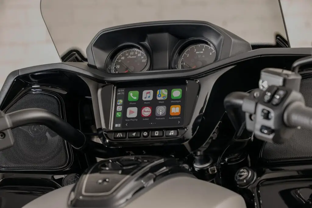 2023 Indian Pursuit Dark Horse